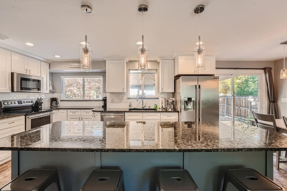Lakewood House | Lakewood Lodge - Red Rocks, Denver, mountains!