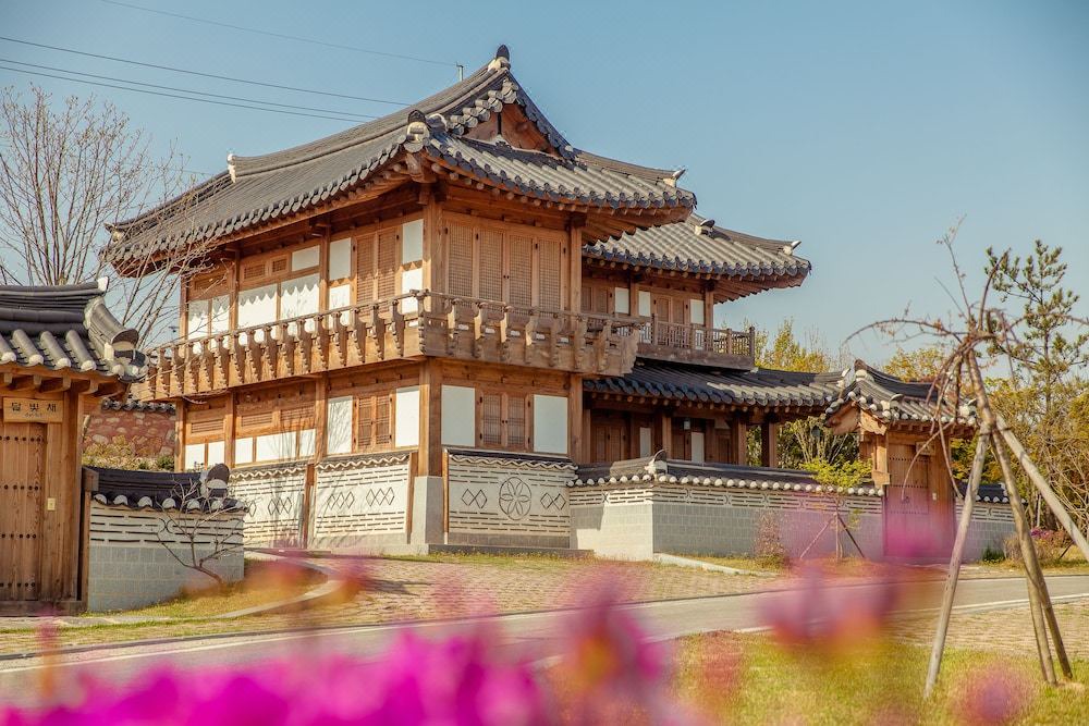 Photo of Buildings in Samho