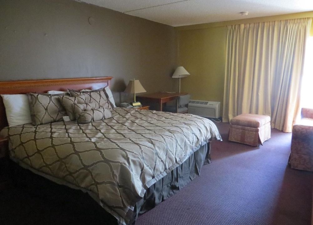 Photo of Bedroom in Northwest Colorado Springs