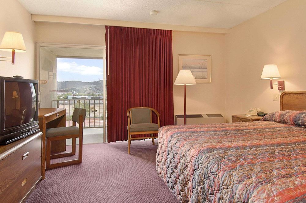 Photo of Bedroom in Northwest Colorado Springs