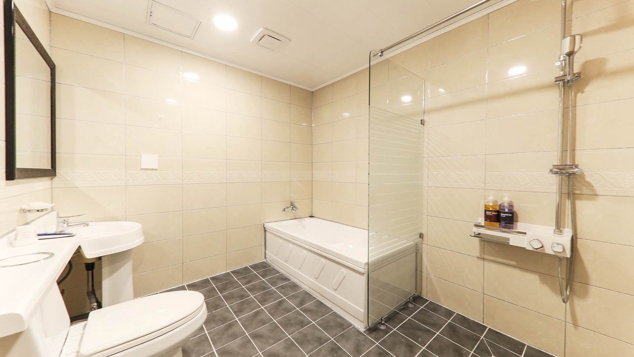 Photo of Bathroom in Yeon-dong
