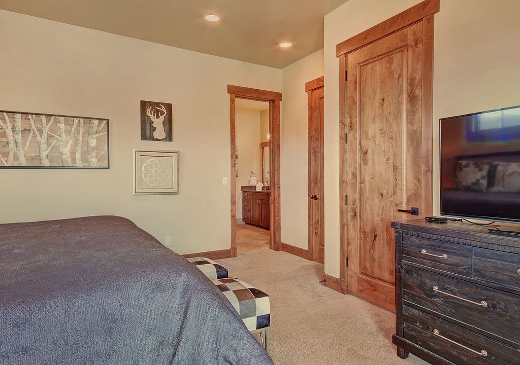 Photo of Bedroom in Fairmount On The River