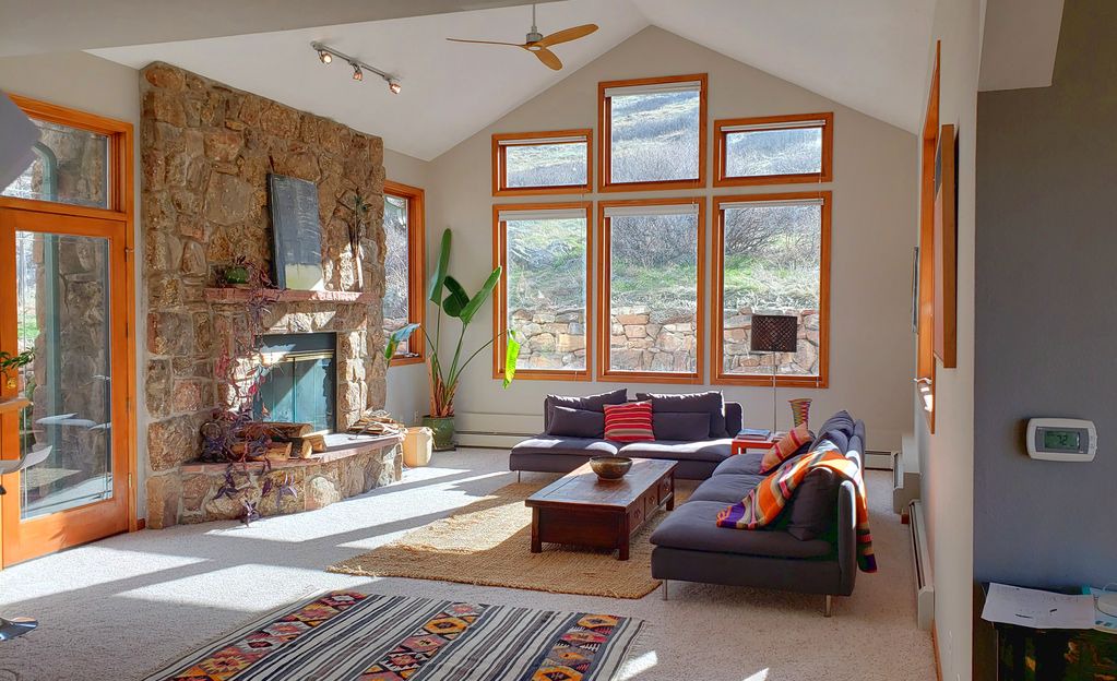 Photo of Livingroom in Longmont