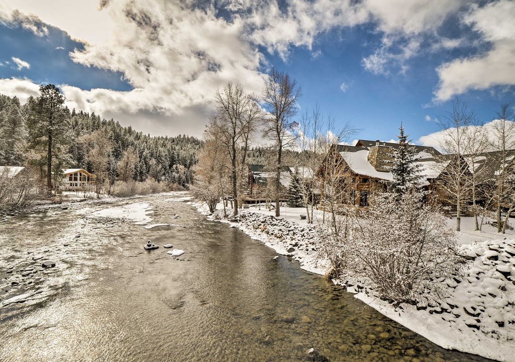 Photo of Buildings in San Juan River Village