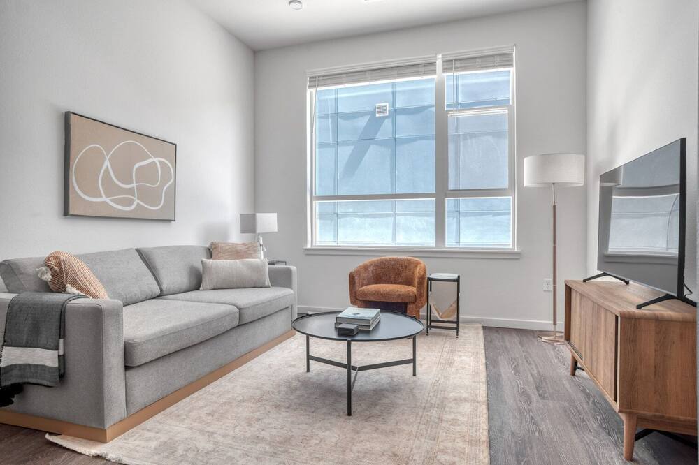 Photo of Livingroom in Five Points