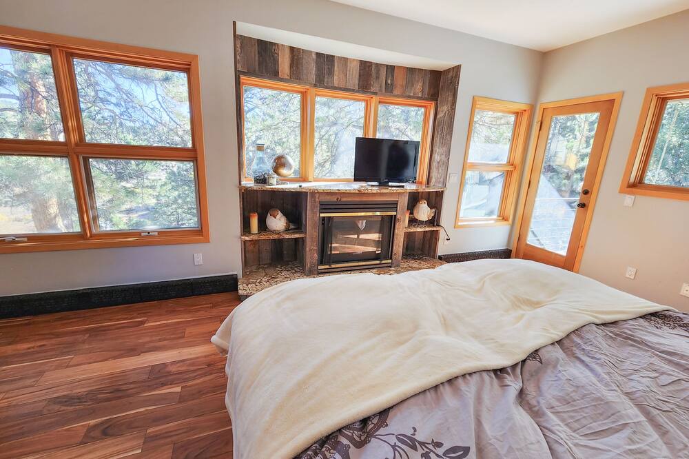 Photo of Bedroom in Kerr Gulch