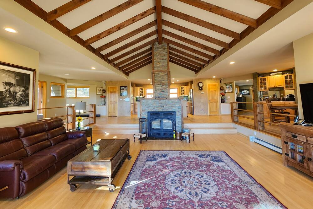 Photo of Livingroom in Kerr Gulch