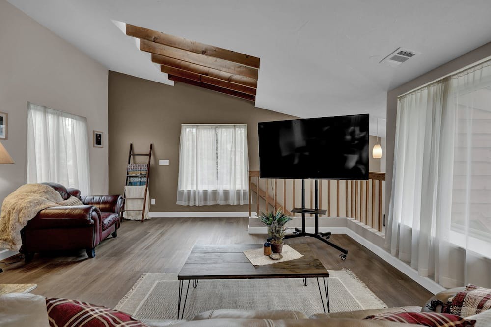 Photo of Livingroom in Village Seven