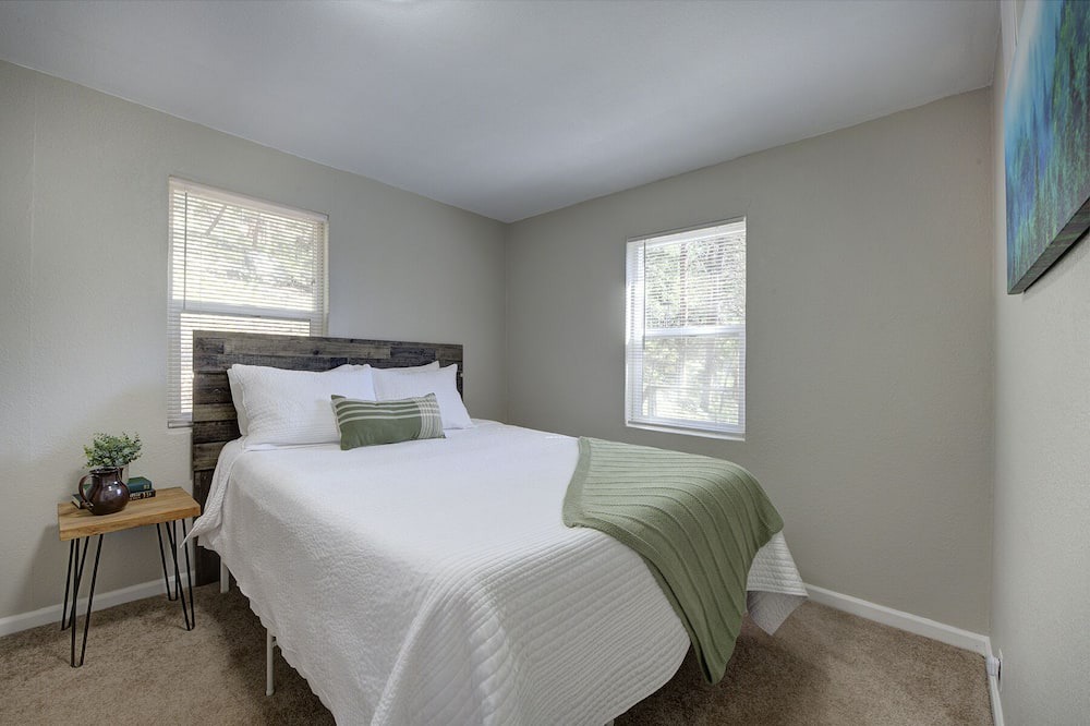 Photo of Bedroom in Evergreen West Central
