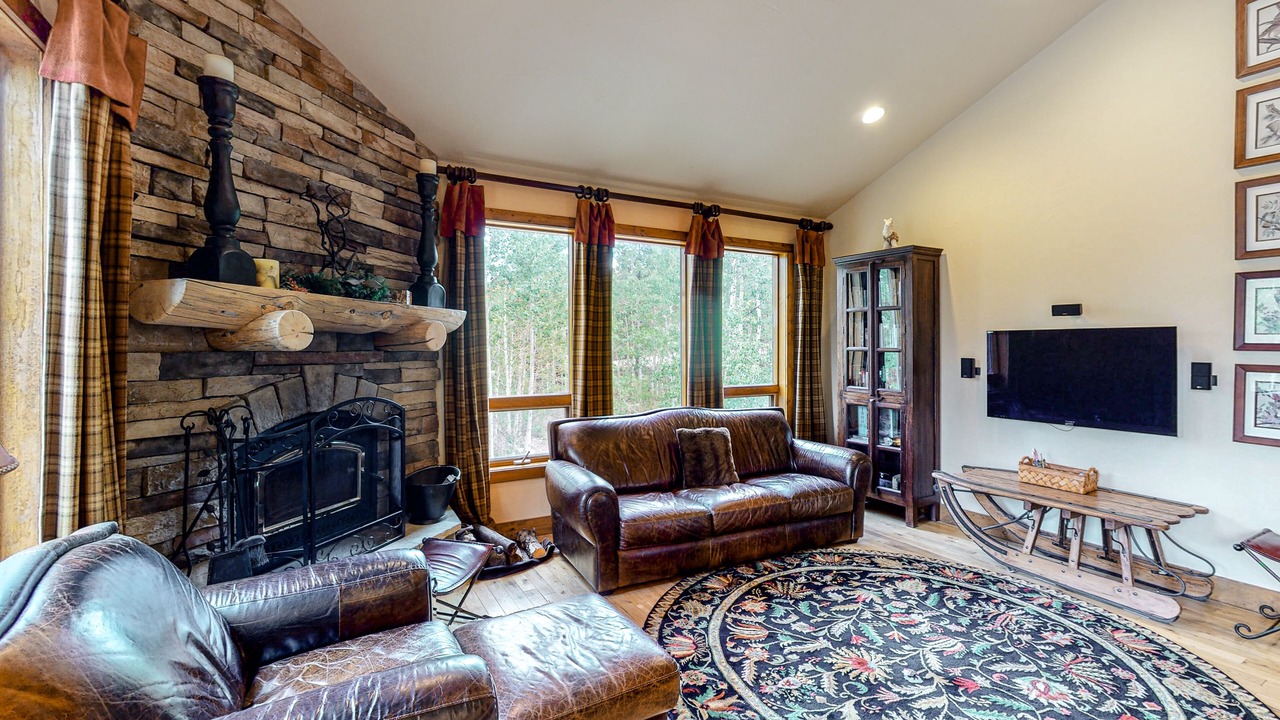 Photo of Livingroom in Fairplay