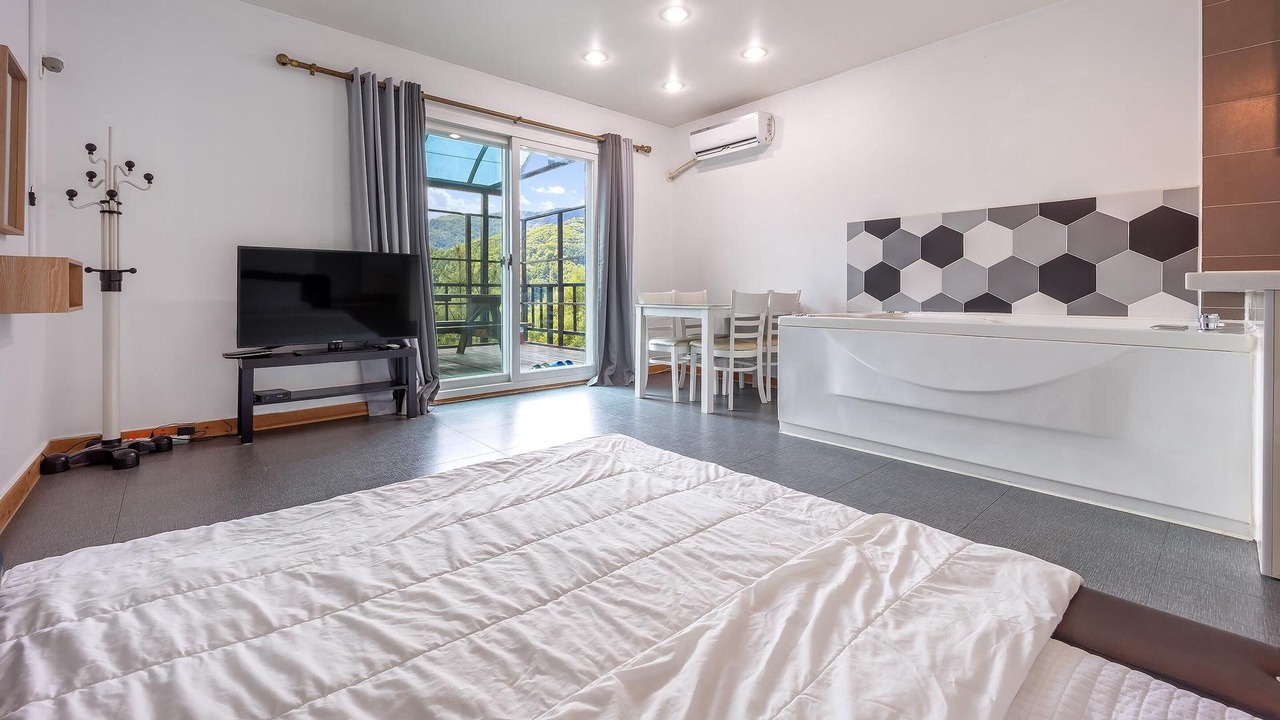 Photo of Bedroom in Buk