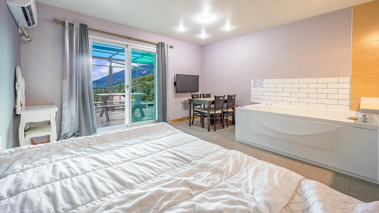 Photo of Bedroom in Buk