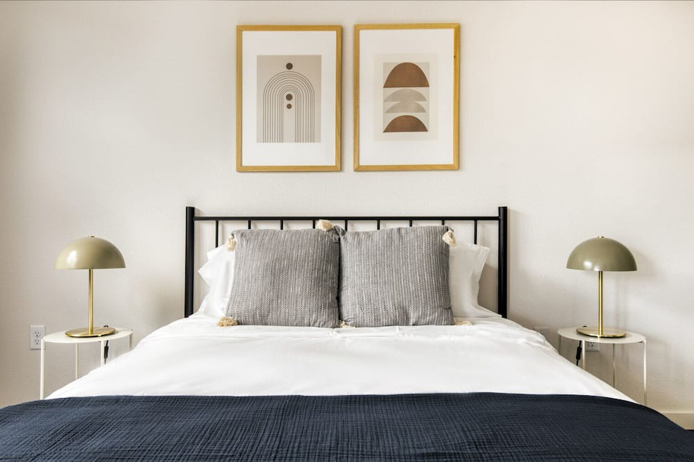 Photo of Bedroom in Five Points