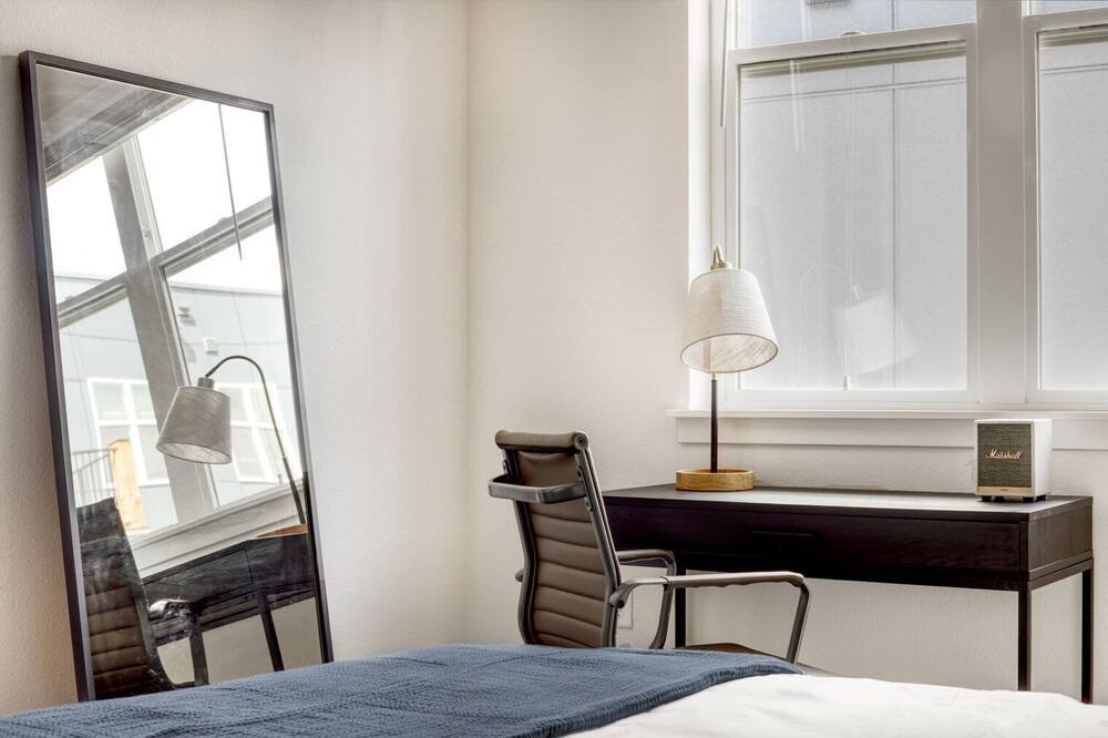 Photo of Bedroom in Five Points