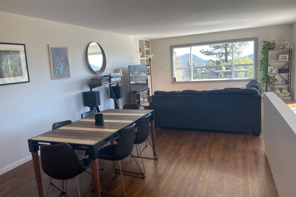 Photo of Livingroom in Coal Creek Canyon