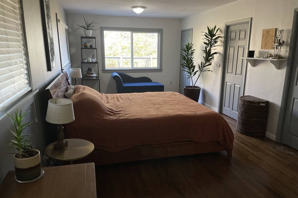 Photo of Bedroom in Coal Creek Canyon