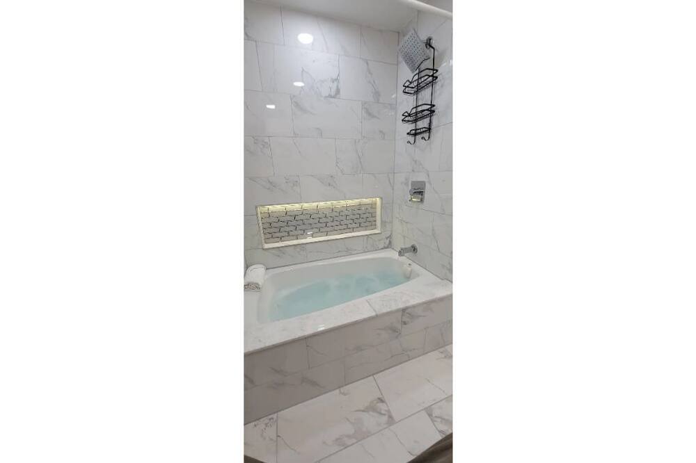 Photo of Bathroom in Aurora