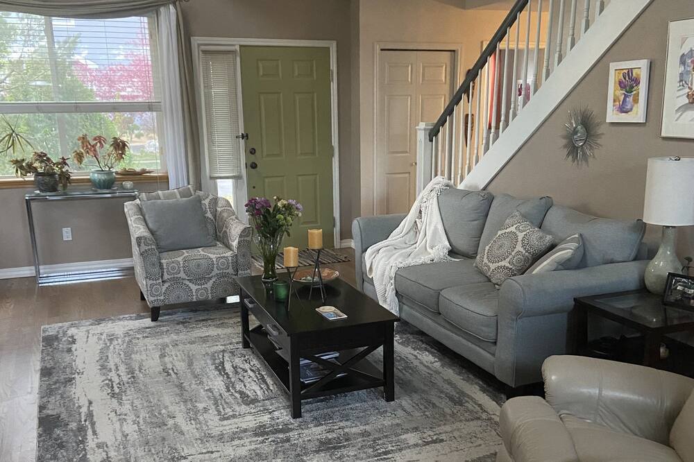 Photo of Livingroom in Dakota Ridge - Northbriar