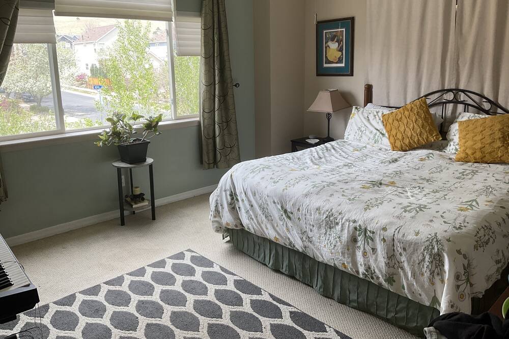 Photo of Bedroom in Dakota Ridge - Northbriar