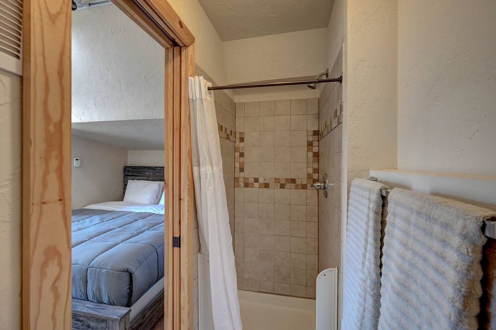 Photo of Bathroom in Willow Grove