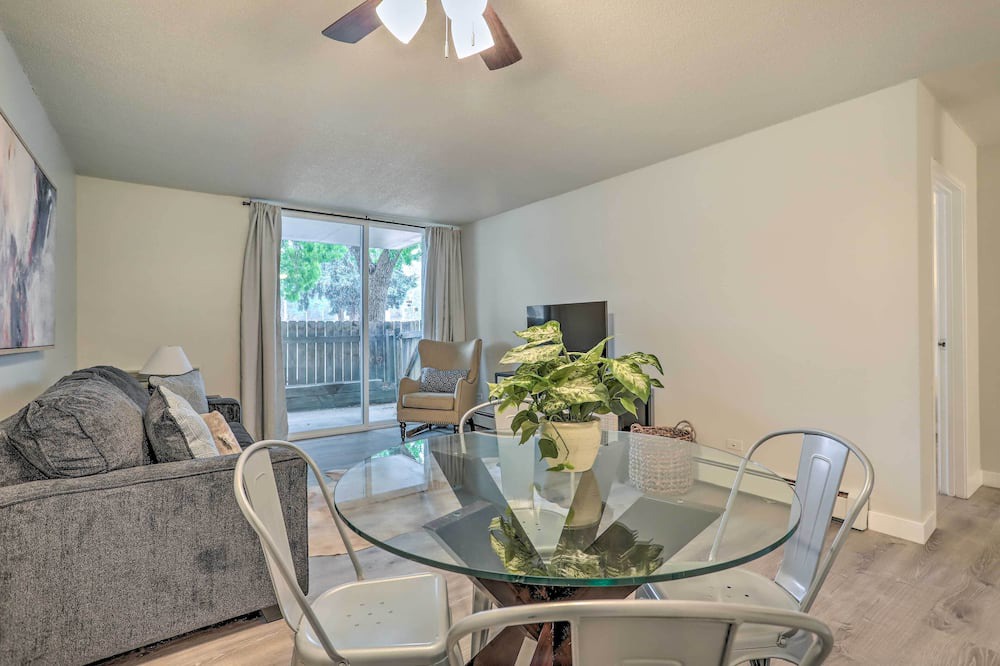 Photo of Livingroom in Heather Ridge