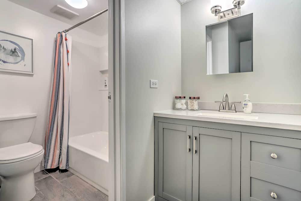 Photo of Bathroom in Heather Ridge