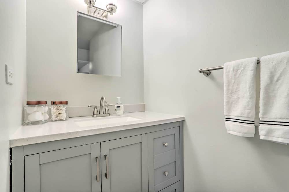 Photo of Bathroom in Heather Ridge
