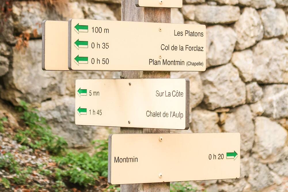 Photo of Outdoor in Montmin