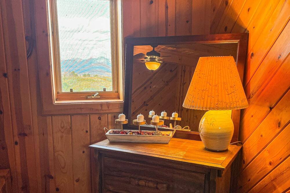 Photo of Bedroom in Game Creek