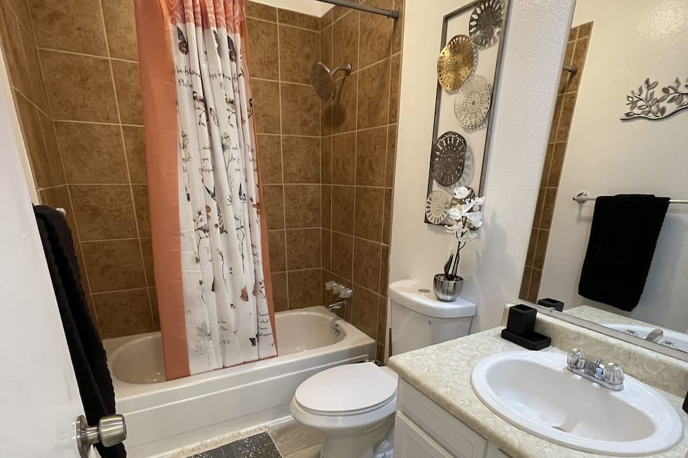 Photo of Bathroom in Dam East - West