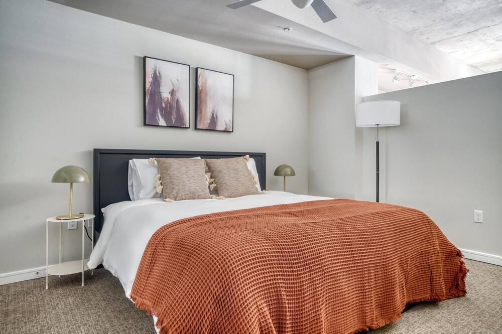 Photo of Bedroom in Ballpark