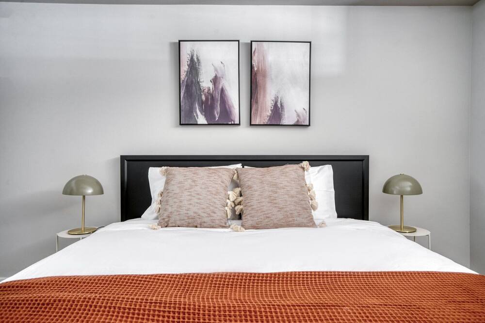 Photo of Bedroom in Ballpark