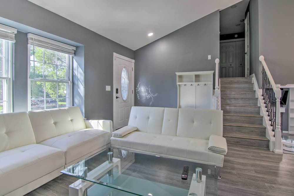 Photo of Livingroom in Southeast Colorado Springs