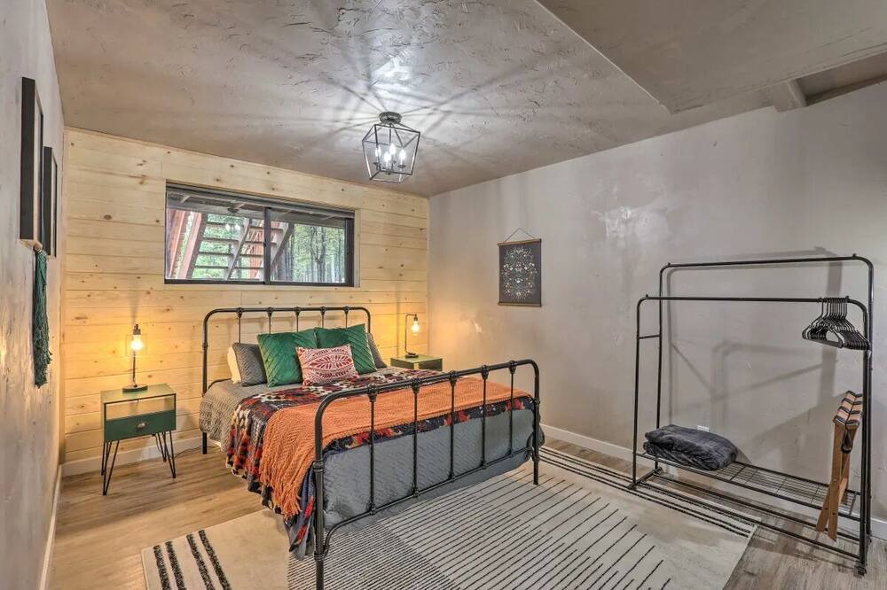 Photo of Bedroom in Saint Mary's