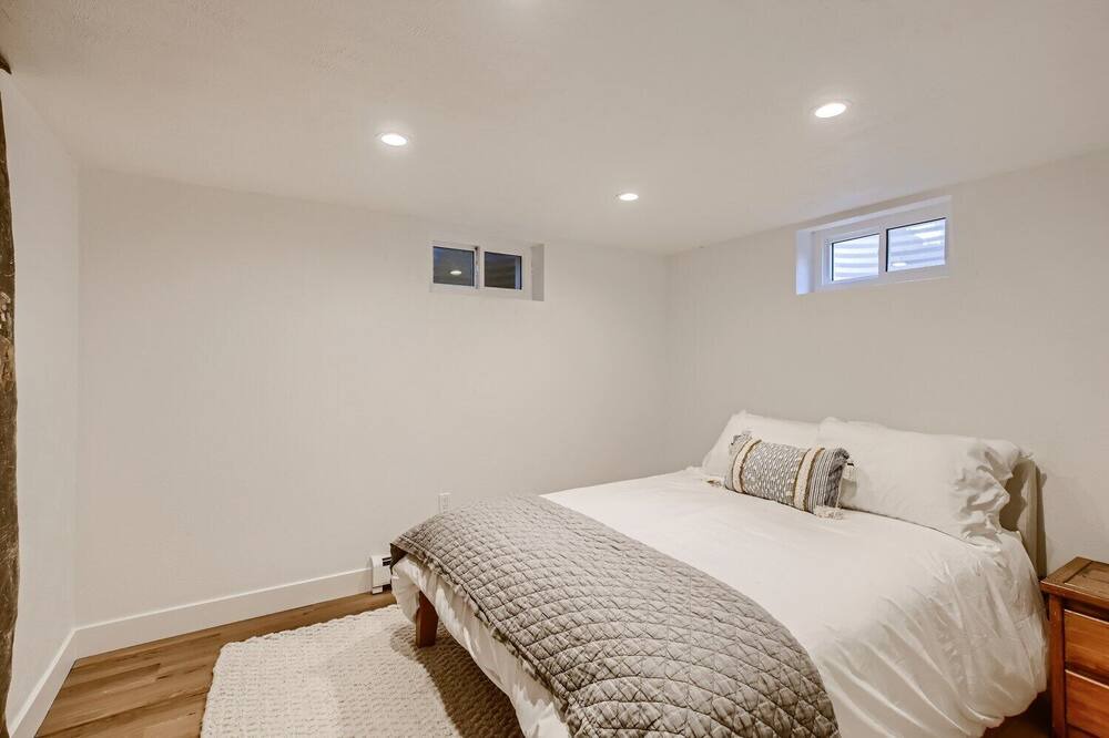 Photo of Bedroom in Applewood West