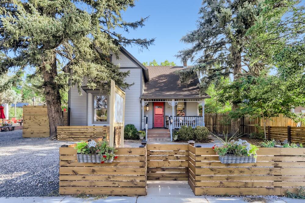 Photo of Outdoor in Lyons