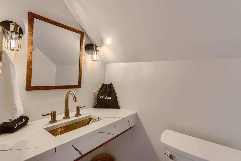 Photo of Bedroom in Lyons