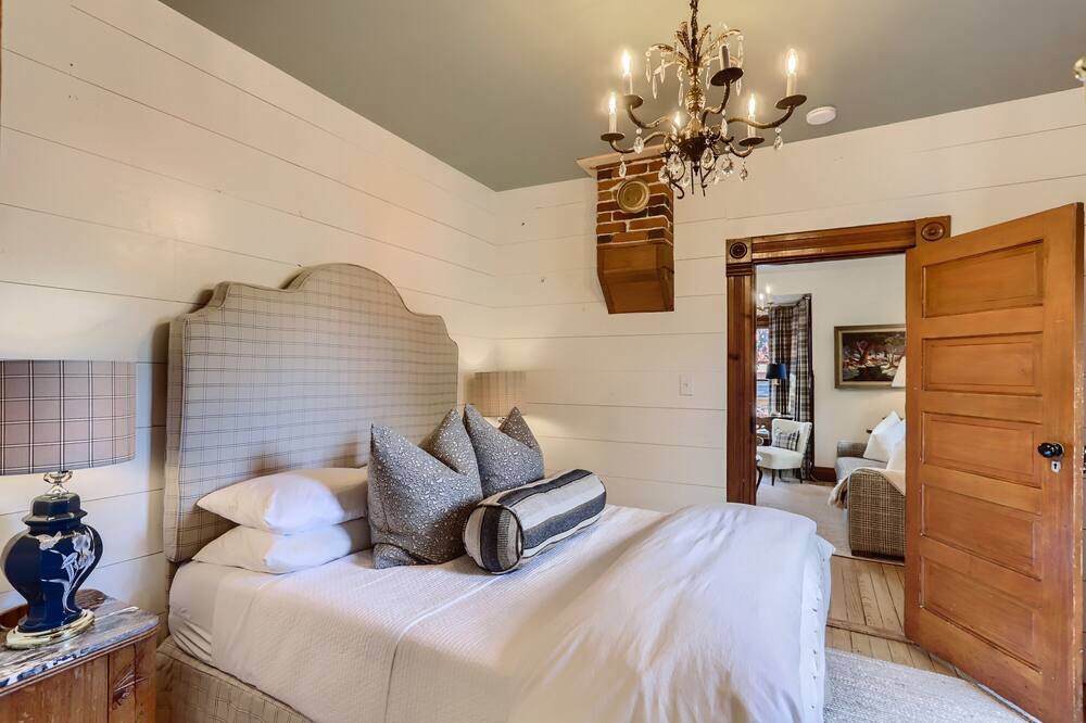 Photo of Bedroom in Lyons