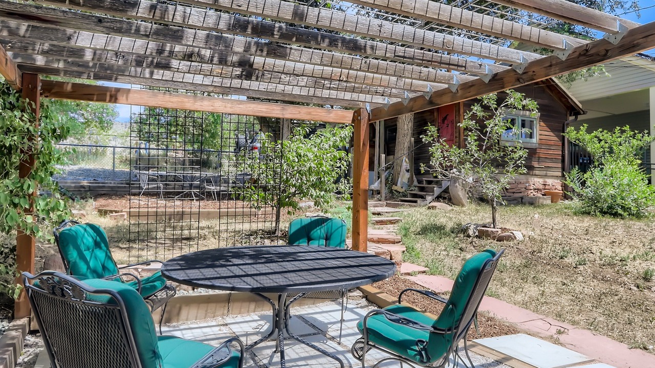 Photo of Outdoor in Lyons