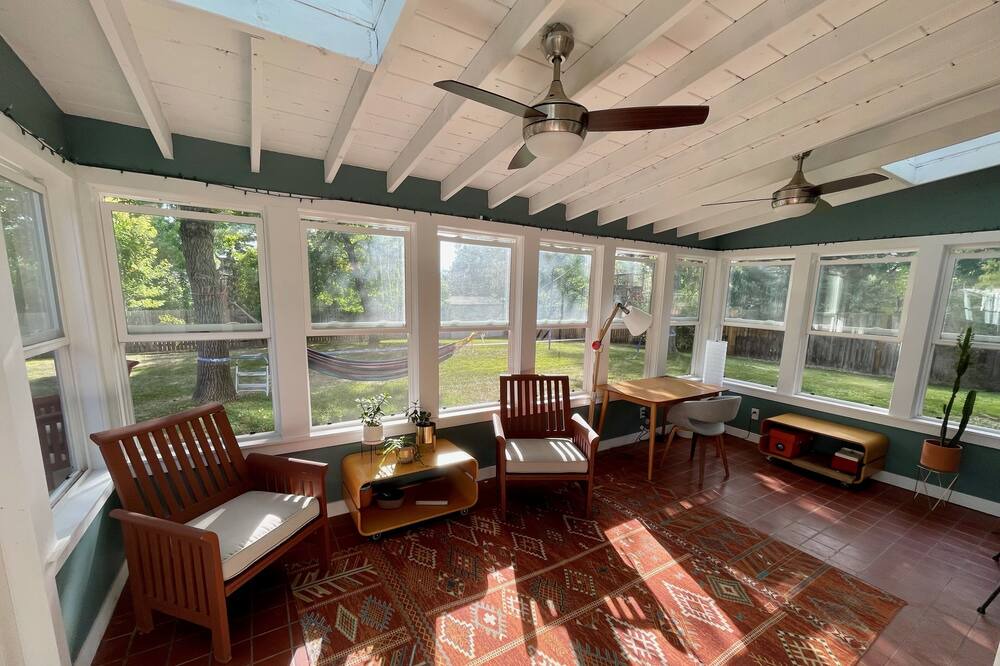 Photo of Livingroom in Gunbarrel