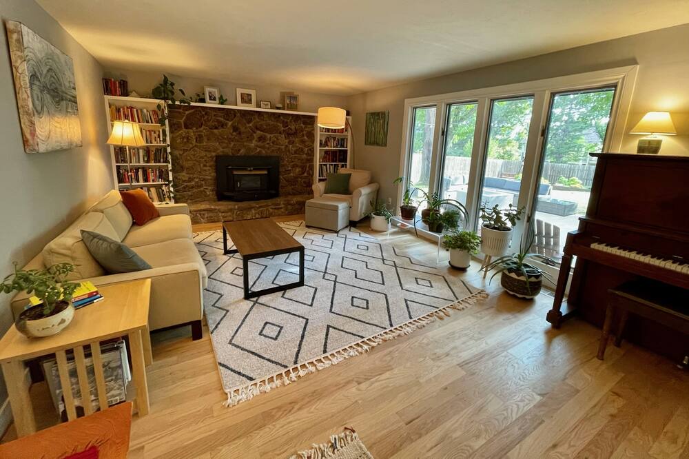 Photo of Livingroom in Gunbarrel
