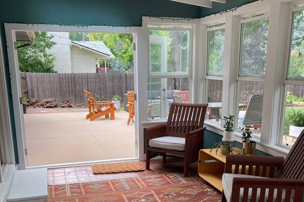Photo of Livingroom in Gunbarrel