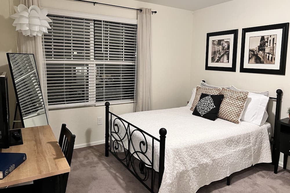 Photo of Bedroom in Commerce City