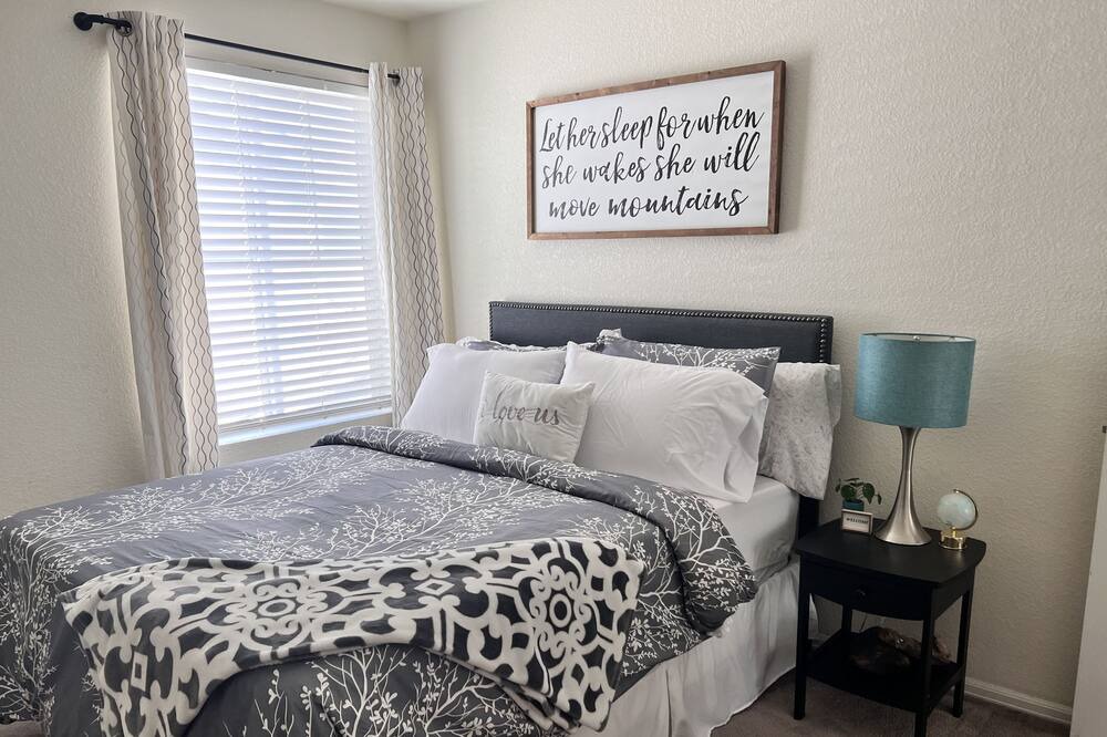 Photo of Bedroom in Commerce City