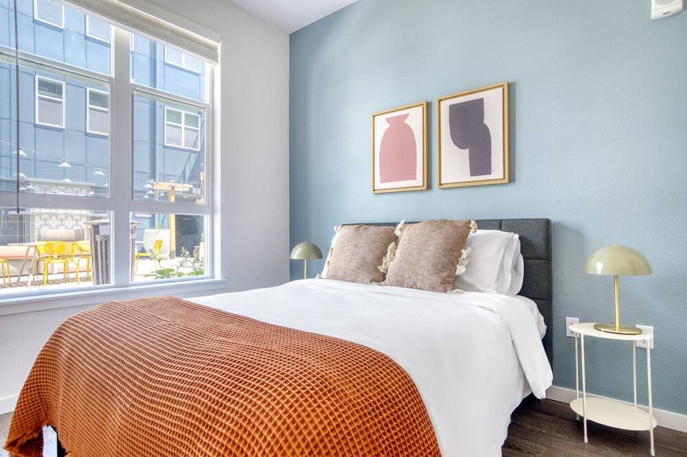 Photo of Bedroom in Five Points