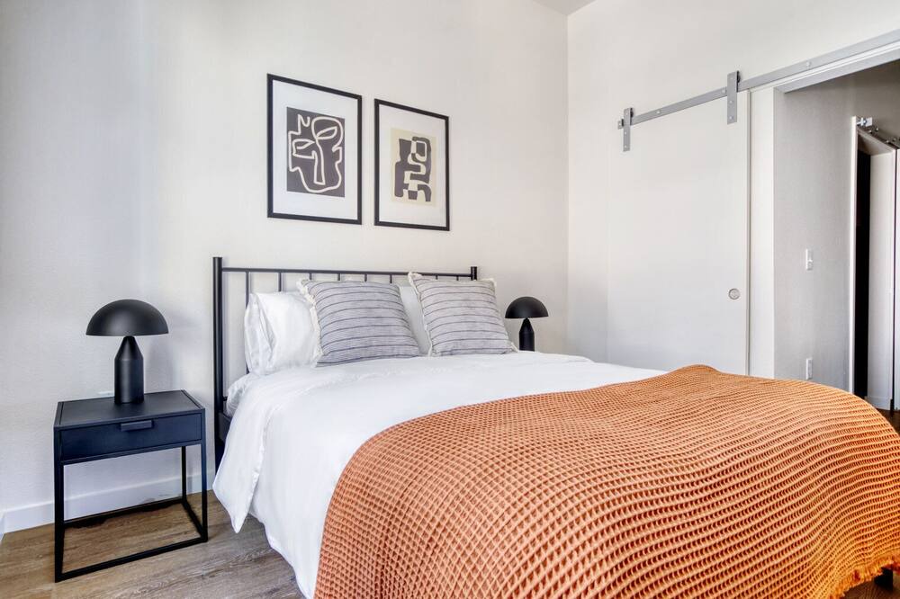 Photo of Bedroom in Five Points