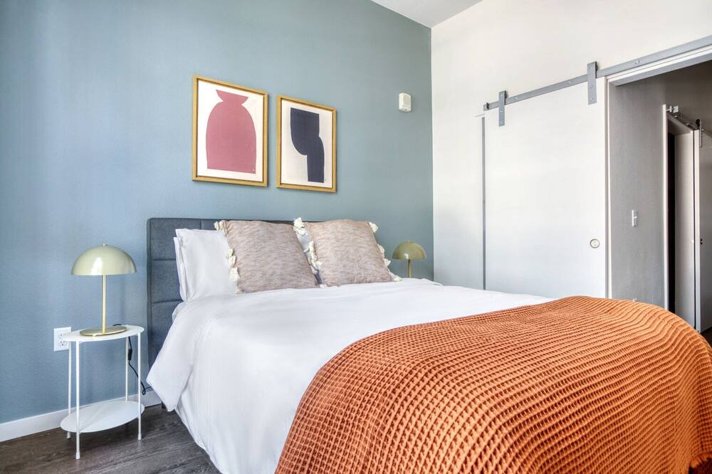 Photo of Bedroom in Five Points