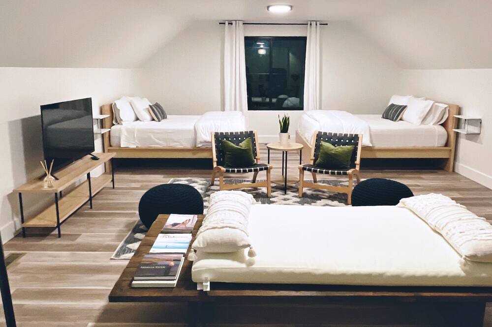 Photo of Livingroom in Gleneagle