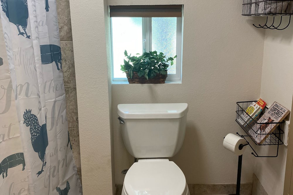 Photo of Bathroom in Larkspur