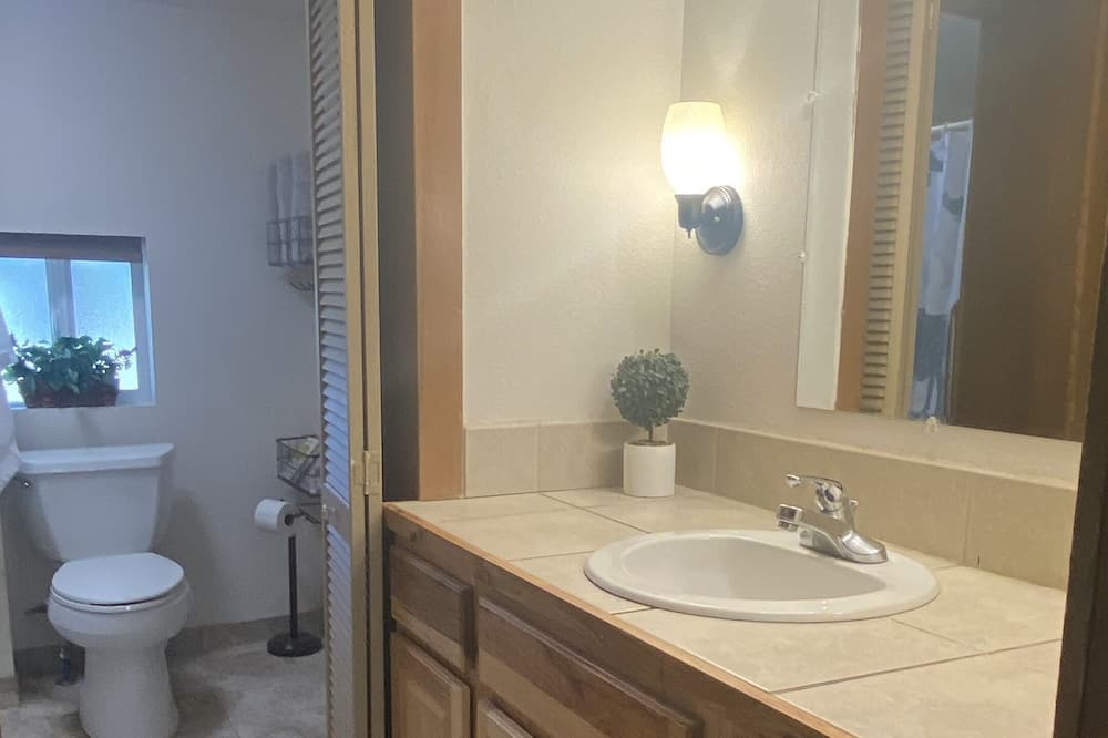 Photo of Bathroom in Larkspur